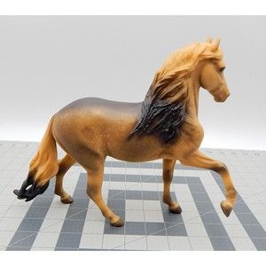 Breyer Peruvian Paso Dapple Grey Horse Figure Figurine Reeves 576